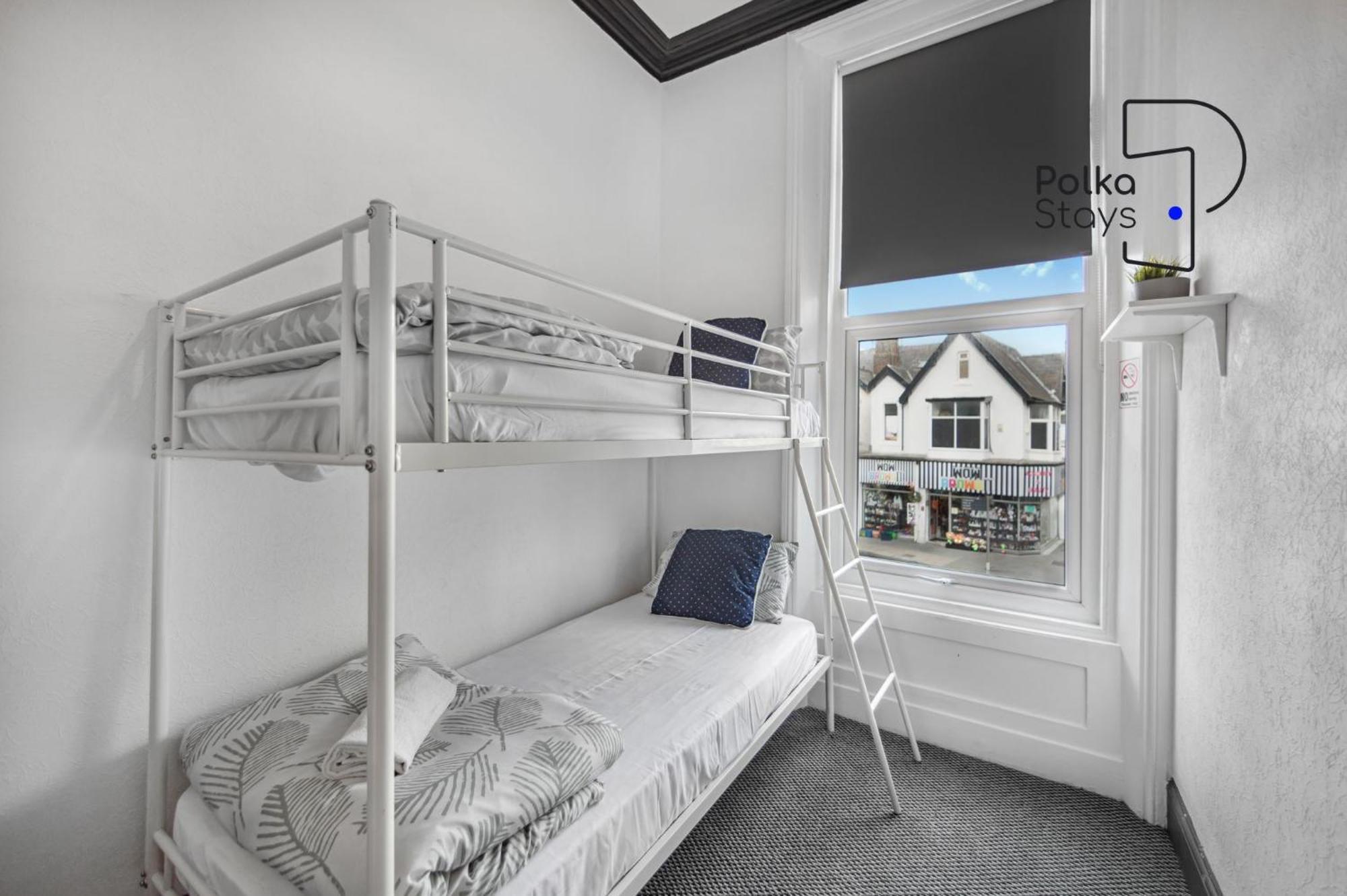 Polkadot Winter Gardens - Large Modern Apartments In Blackpool By Polkastays Extérieur photo