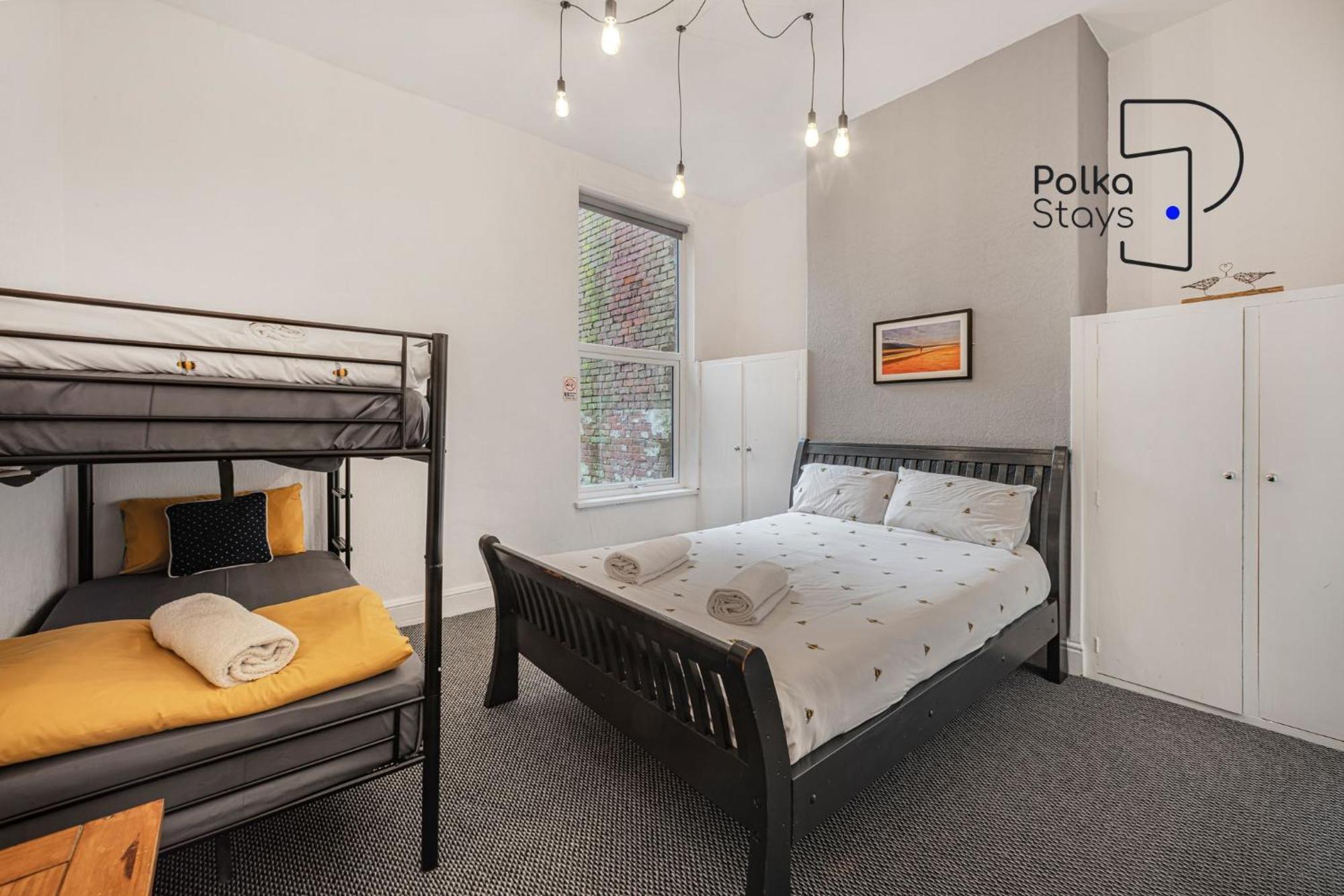 Polkadot Winter Gardens - Large Modern Apartments In Blackpool By Polkastays Extérieur photo